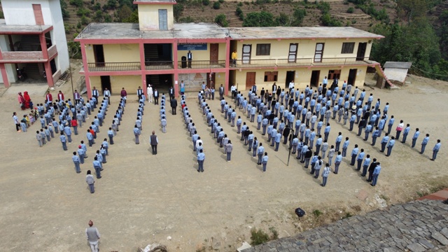 शिक्षक पाउनै सकस