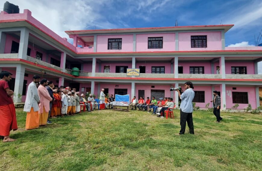 दाताको सहयोगले चलेको संस्कृत पढाई हुने उग्रतारा वेदविद्याश्रम
