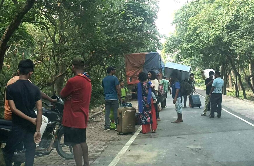 दसैँ तिहार मनाउन फर्कनेहरूको नाकामा भिड