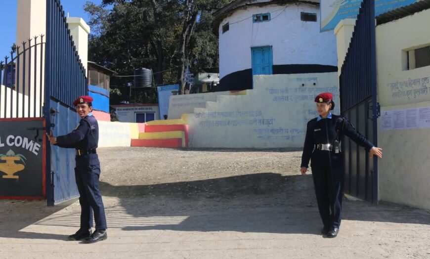 महिला प्रहरीका लागि बस्ने ब्यारेक नहुँदा समस्या