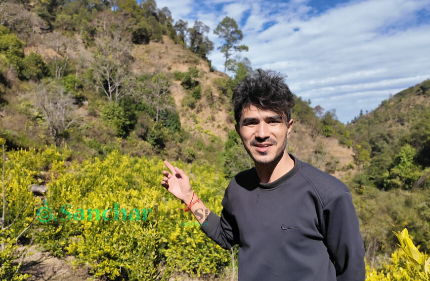 बाँझो जमिनमा फलफूल खेतीसंगै बिबिएसको पढाई (भिडियो)