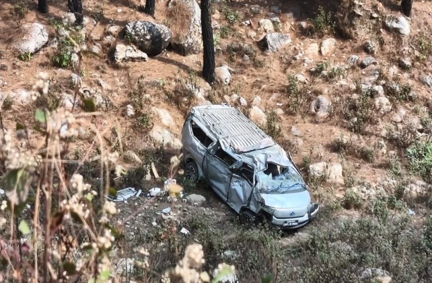 भिदत्त राजमार्गको मेलखोलामा जिप दुर्घटना हुदा एकको मृत्यु, छ जना&hellip;