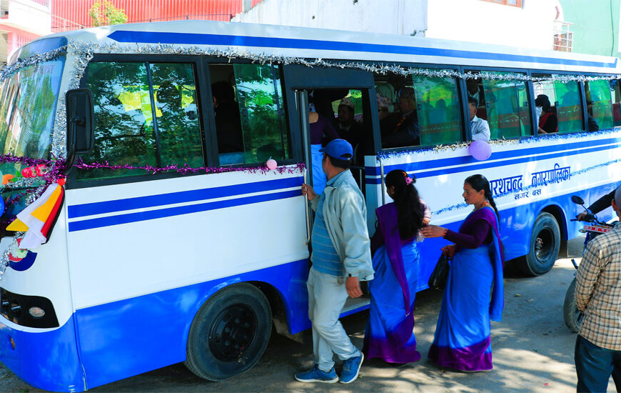 बैतडीमा पनि चल्यो नगरबस सञ्चालन