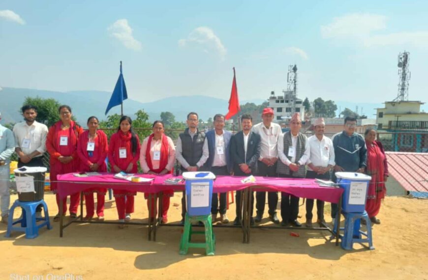 आइन्स्टाइन पब्लिक स्कुलमा मतदान गरि विद्यार्थी नेतृत्व चयन