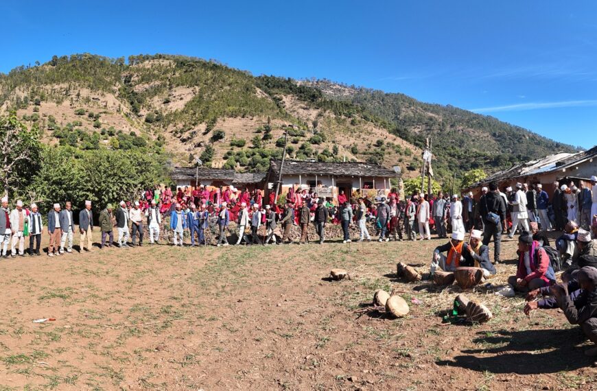 चमा समैजी जाँतः गहुँ बारीमा छाला नृत्यको चौलोसंगै ठाडो खेल&hellip;