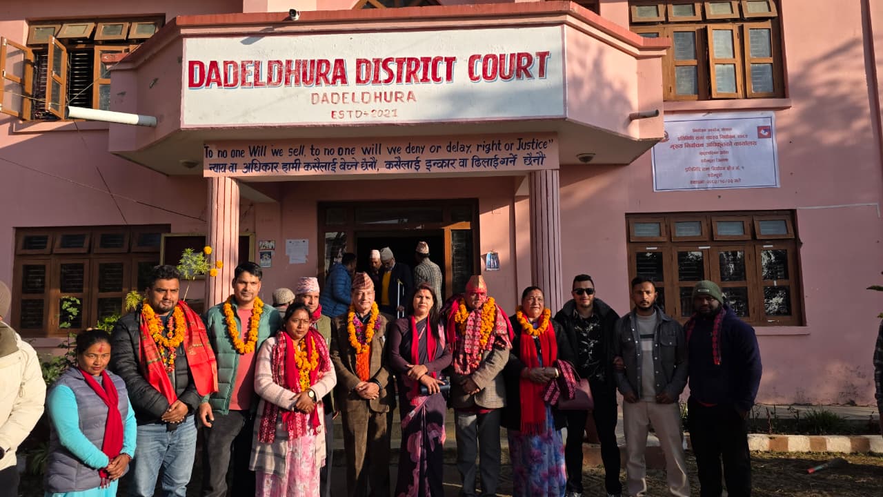 डडेल्धुरामा १० वटा दल र तीन जना स्वतन्त्र गरि १३ जना उम्मेदवार