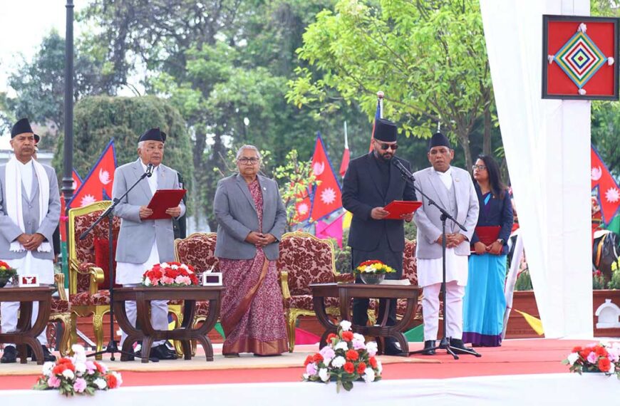 राष्ट्रपतिसमक्ष प्रधानमन्त्री बालेन्द्रले लिए पद तथा गोपनीयताको शपथ