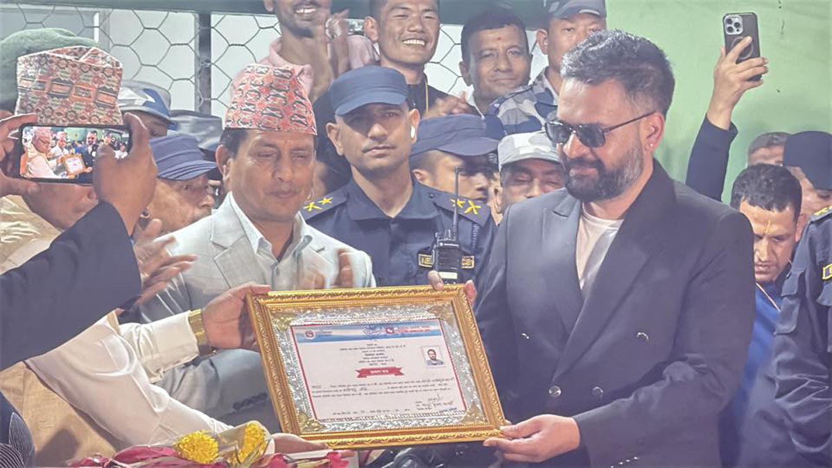 एमाले अध्यक्ष ओलीलाई हराउँदै झापा–५ मा रास्वपाका बालेन्द्र विजयी