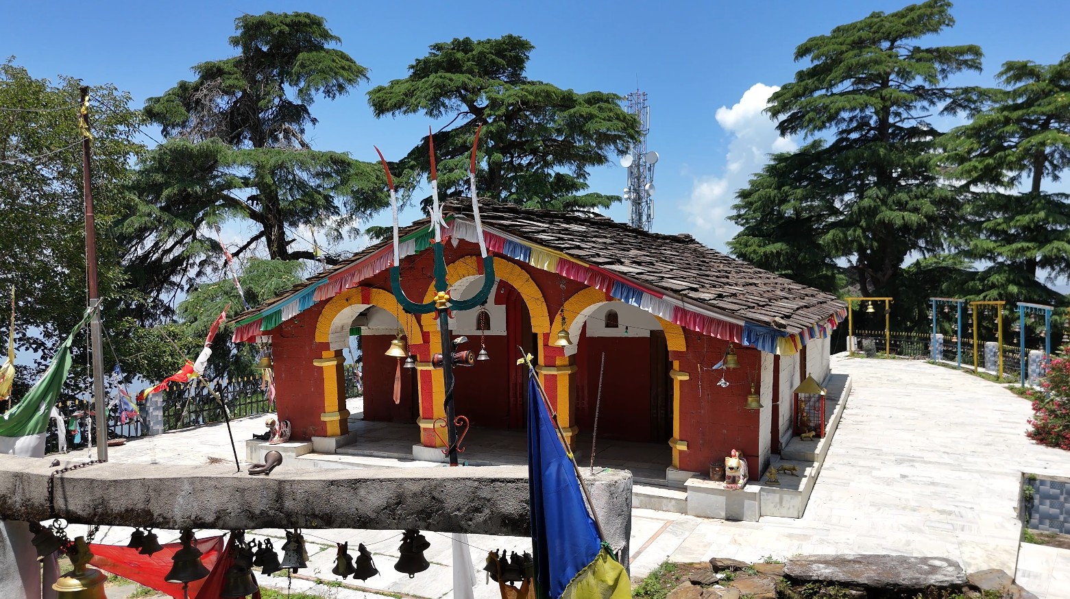 देवदारको सुगन्धमा लुकेको आस्थाः डागेश्वरी मन्दिरको इतिहास, महत्व र प्राकृतिक सौन्दर्य
