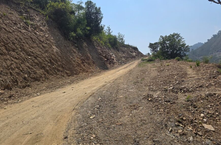 गन्यापधुरा गाउँपालिका मुकाम जोड्ने मुख्य सडक विस्तार हुँदै, वर्षायाममा पनि&hellip;