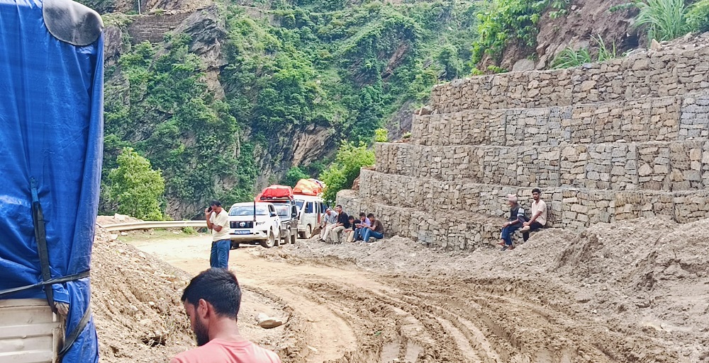 कर्णाली राजमार्गका १६ रुग्ण ठेक्का रद्द गरिदै