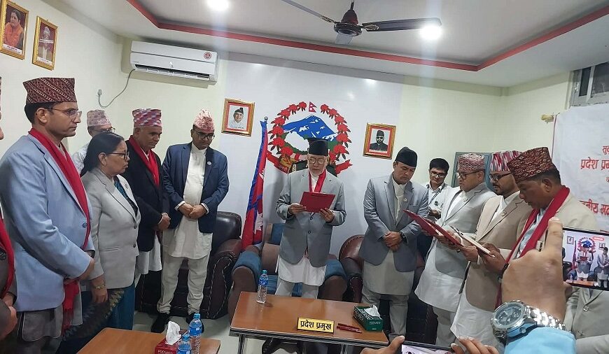 सुदूरपश्चिम प्रदेश मन्त्रिपरिषद्ले पायो पूर्णता, तीन मन्त्री र दुई राज्यमन्त्री&hellip;