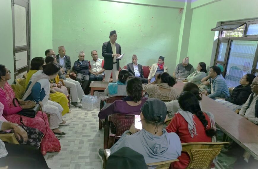 कांग्रेस डडेल्धुरामा गुटको छायाः एक पक्ष ३ गतेको वडा अधिवेशनमा, अर्को १५ गतेको तयारीमा