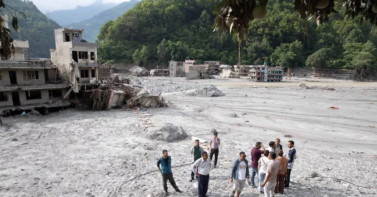 नुवाकोटमा एउटै घरबाट २४ शव निकालियो, पोस्टमार्टमका लागि काठमाडौं पठाइयो